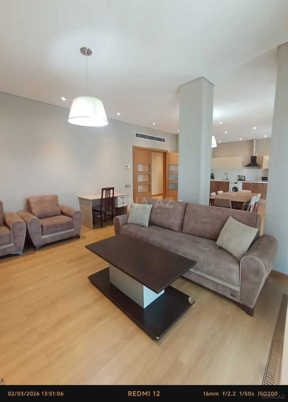 Kirayə verilir 2 otaqlı mənzil 101 m²