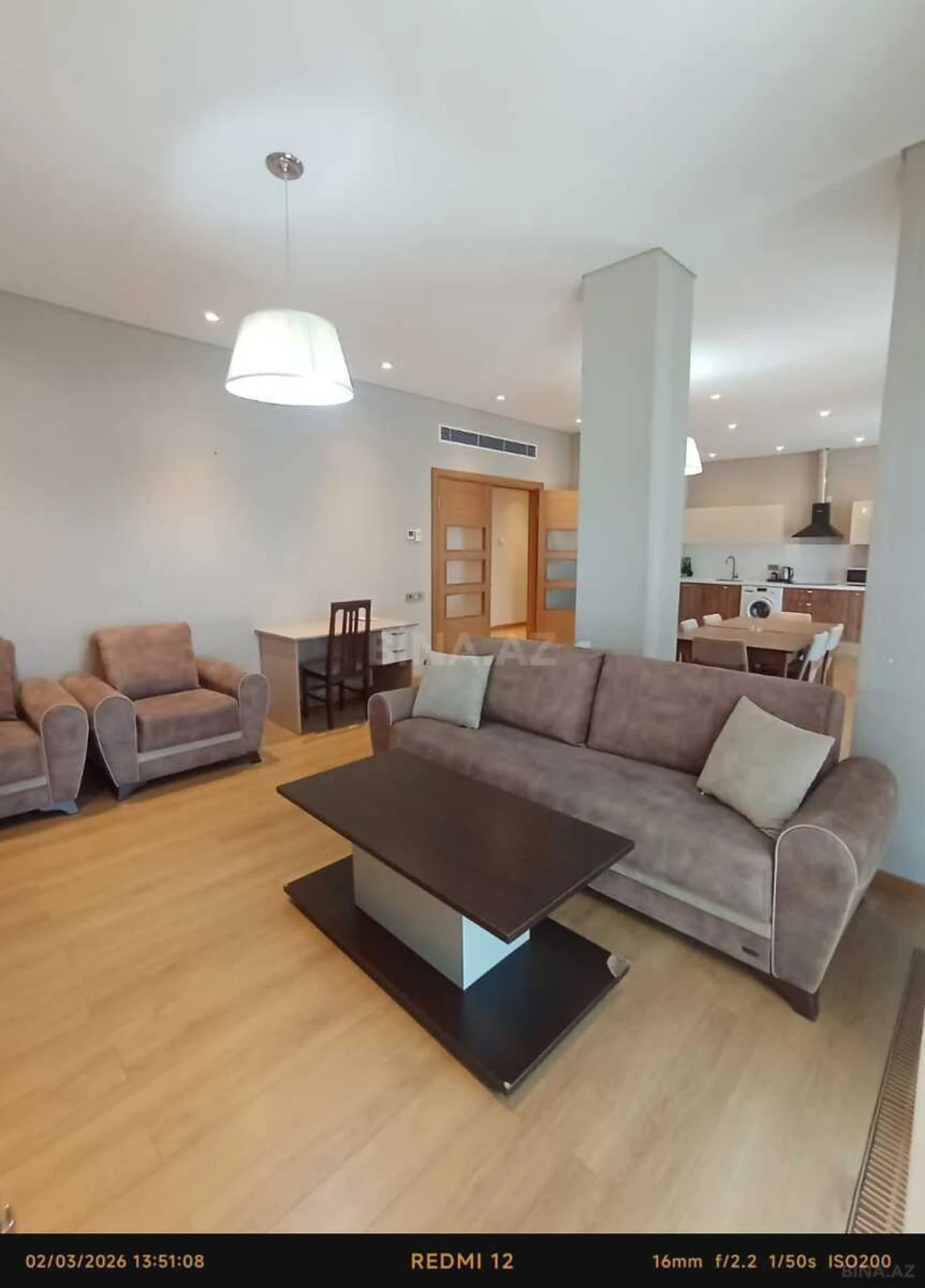 Kirayə verilir 2 otaqlı mənzil 101 m²