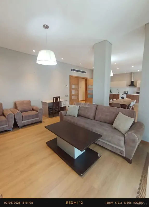 Kirayə verilir 2 otaqlı mənzil 101 m²