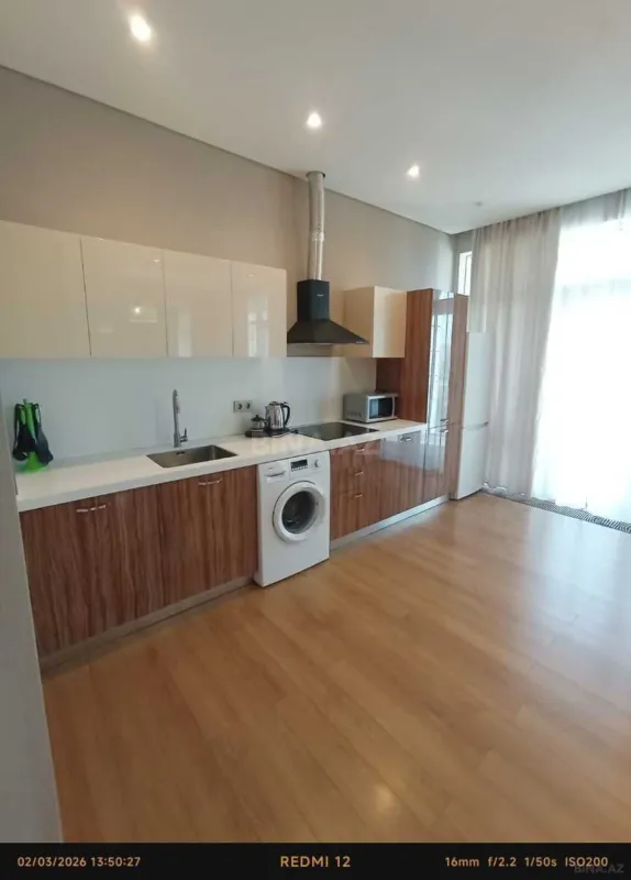 Kirayə verilir 2 otaqlı mənzil 101 m²