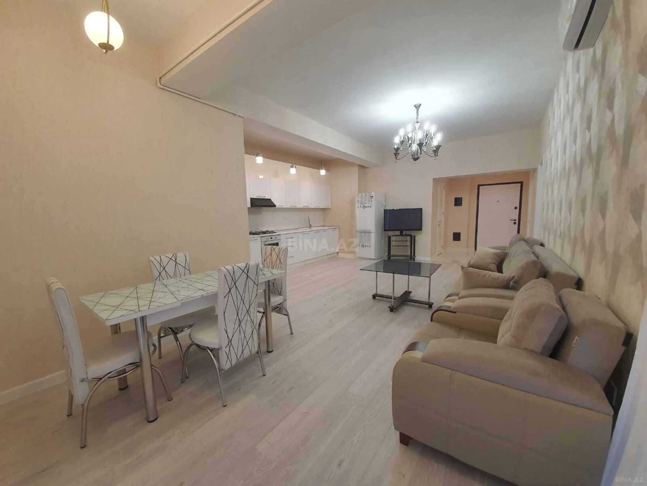 Kirayə verilir 2 otaqlı mənzil 85 m²