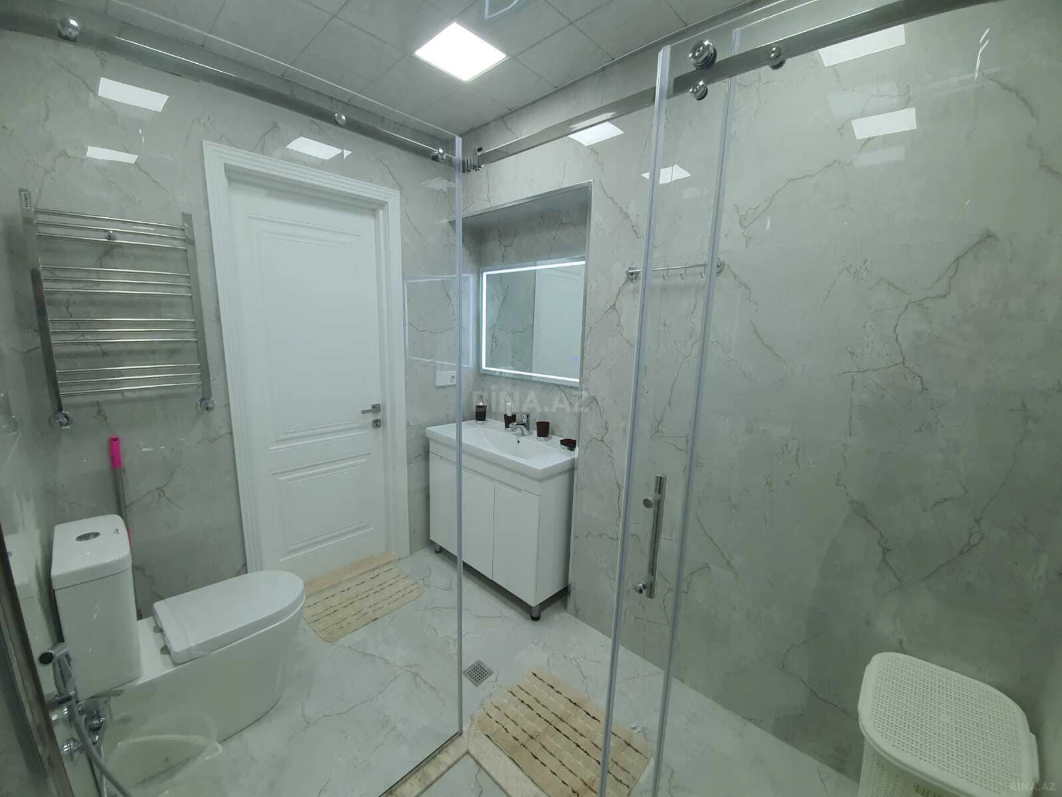 Kirayə verilir 2 otaqlı mənzil 85 m²