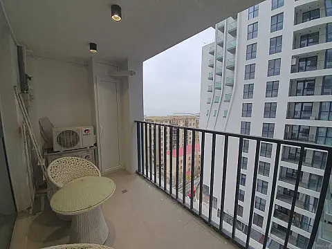 Kirayə verilir 2 otaqlı mənzil 85 m²