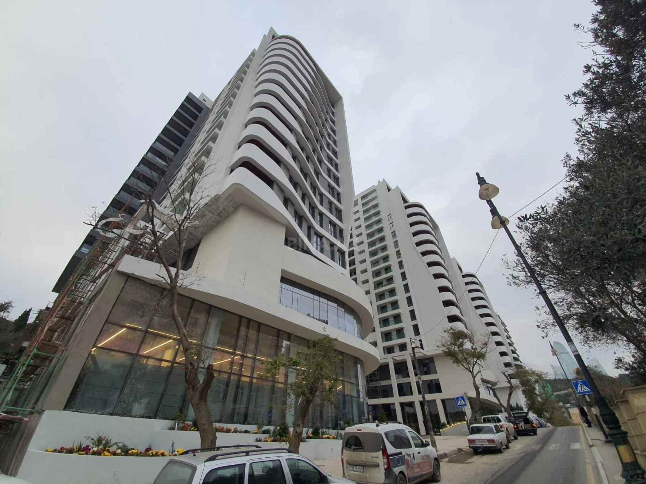 Kirayə verilir 2 otaqlı mənzil 85 m²