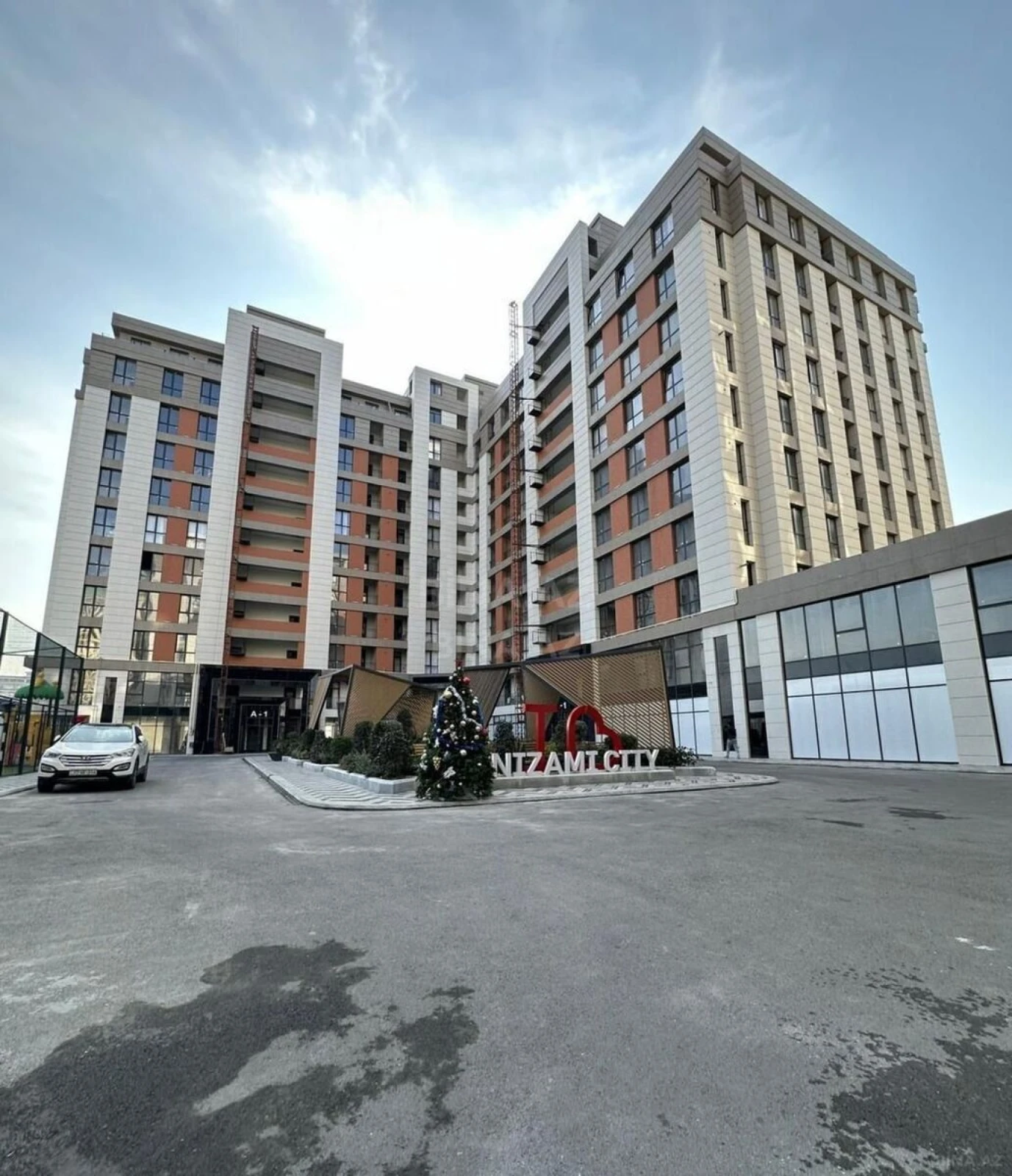 Kirayə verilir 3 otaqlı mənzil 125 m²