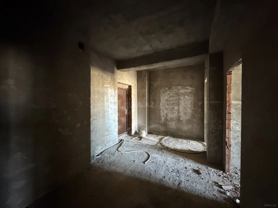 Satılır 2 otaqlı mənzil 97 m²