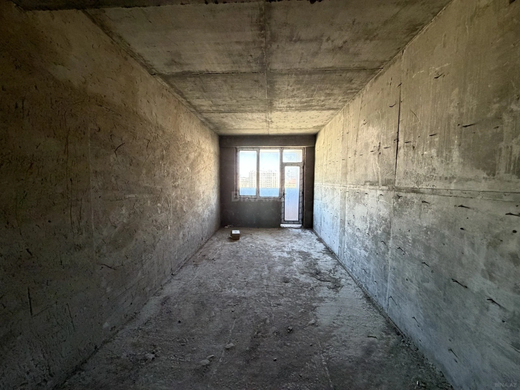 Satılır 2 otaqlı mənzil 97 m²