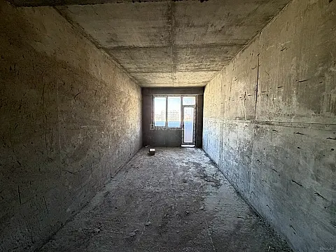 Satılır 2 otaqlı mənzil 97 m²