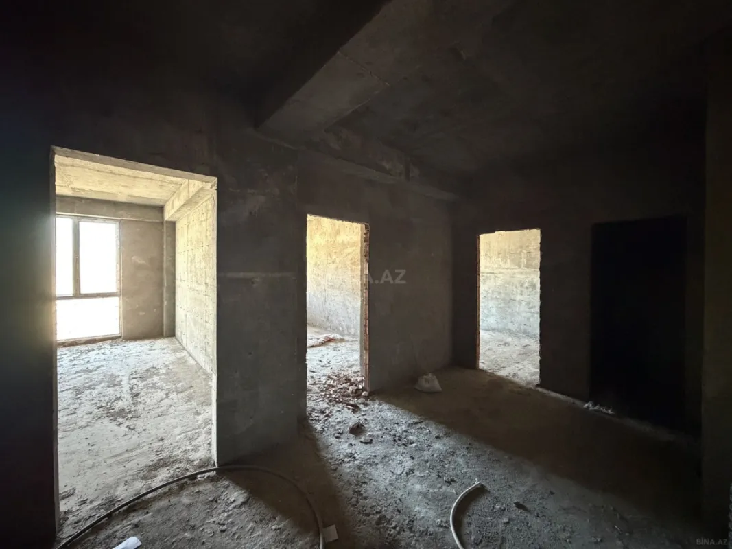 Satılır 2 otaqlı mənzil 97 m²