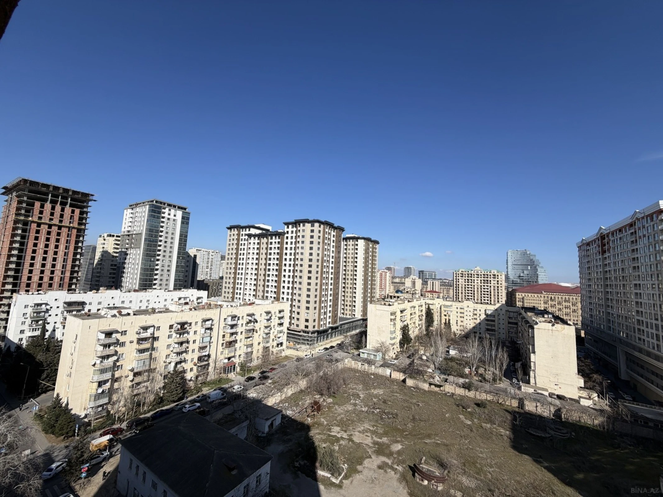 Satılır 2 otaqlı mənzil 97 m²