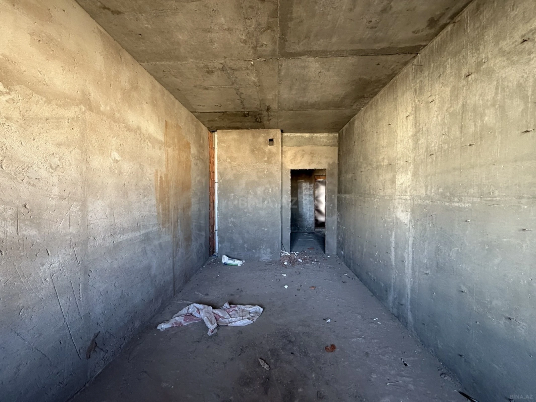 Satılır 2 otaqlı mənzil 97 m²