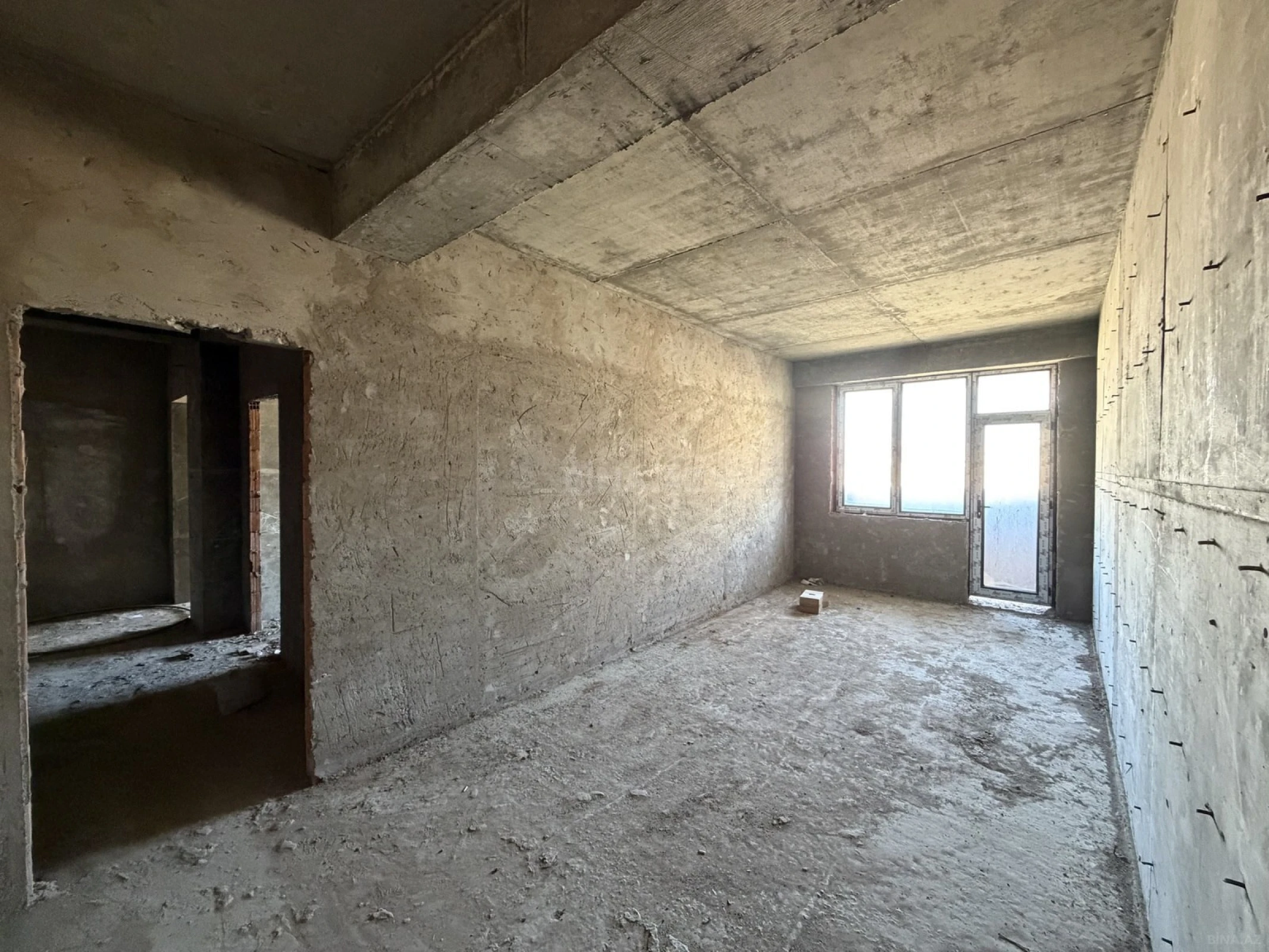 Satılır 2 otaqlı mənzil 97 m²