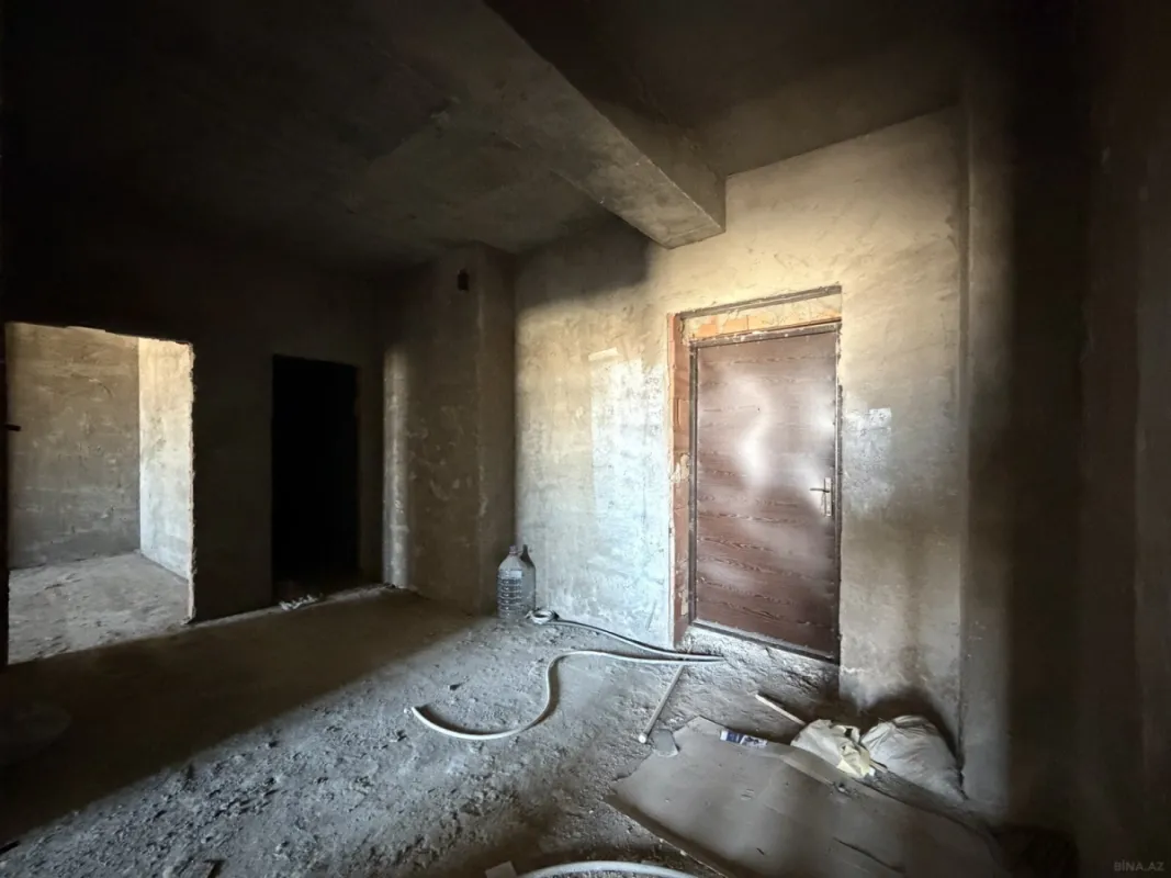 Satılır 2 otaqlı mənzil 97 m²