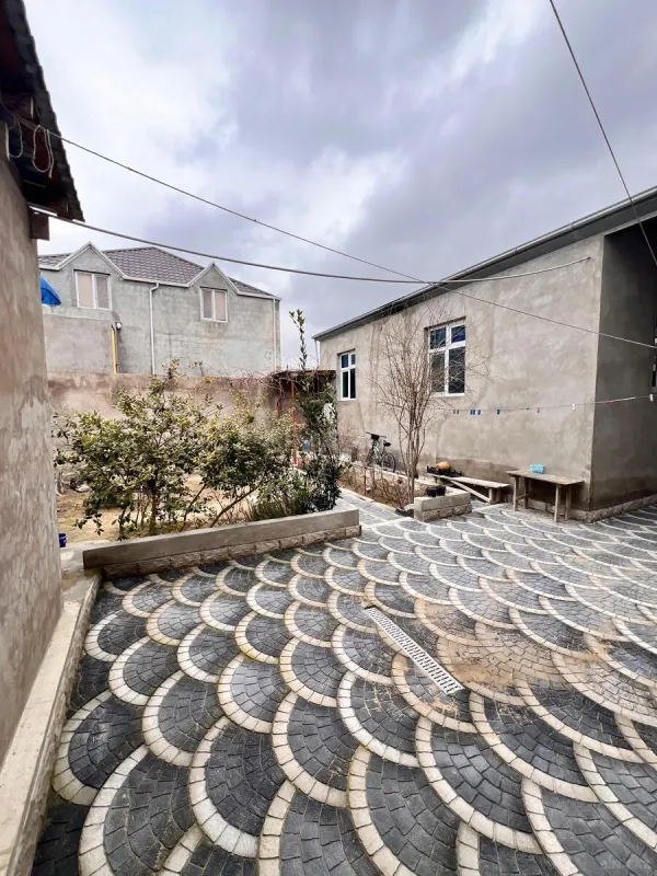 Satılır 3 otaqlı həyət evi 100 m²
