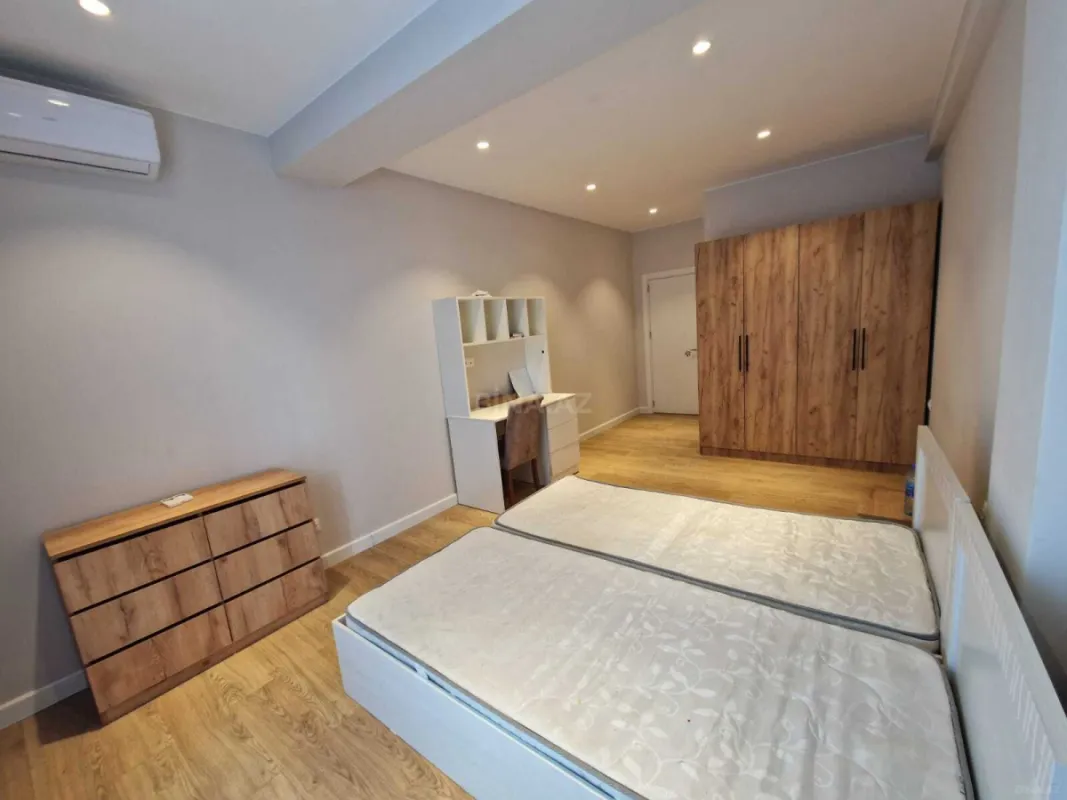 Kirayə verilir 2 otaqlı mənzil 95 m²