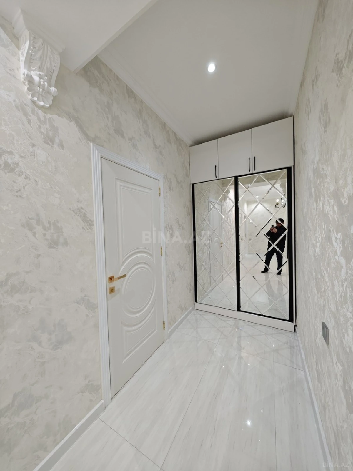 Satılır 2 otaqlı mənzil 88 m²