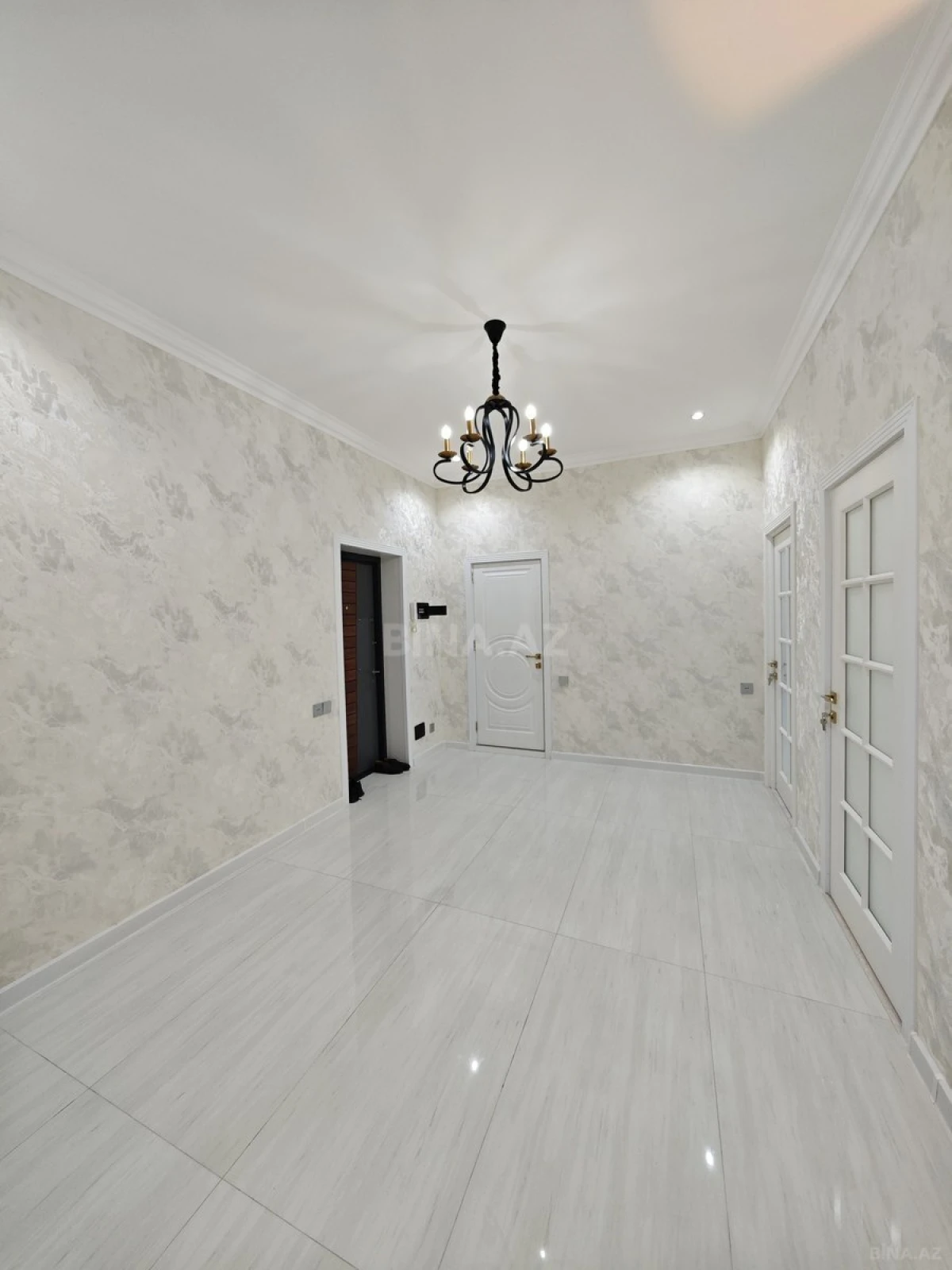 Satılır 2 otaqlı mənzil 88 m²