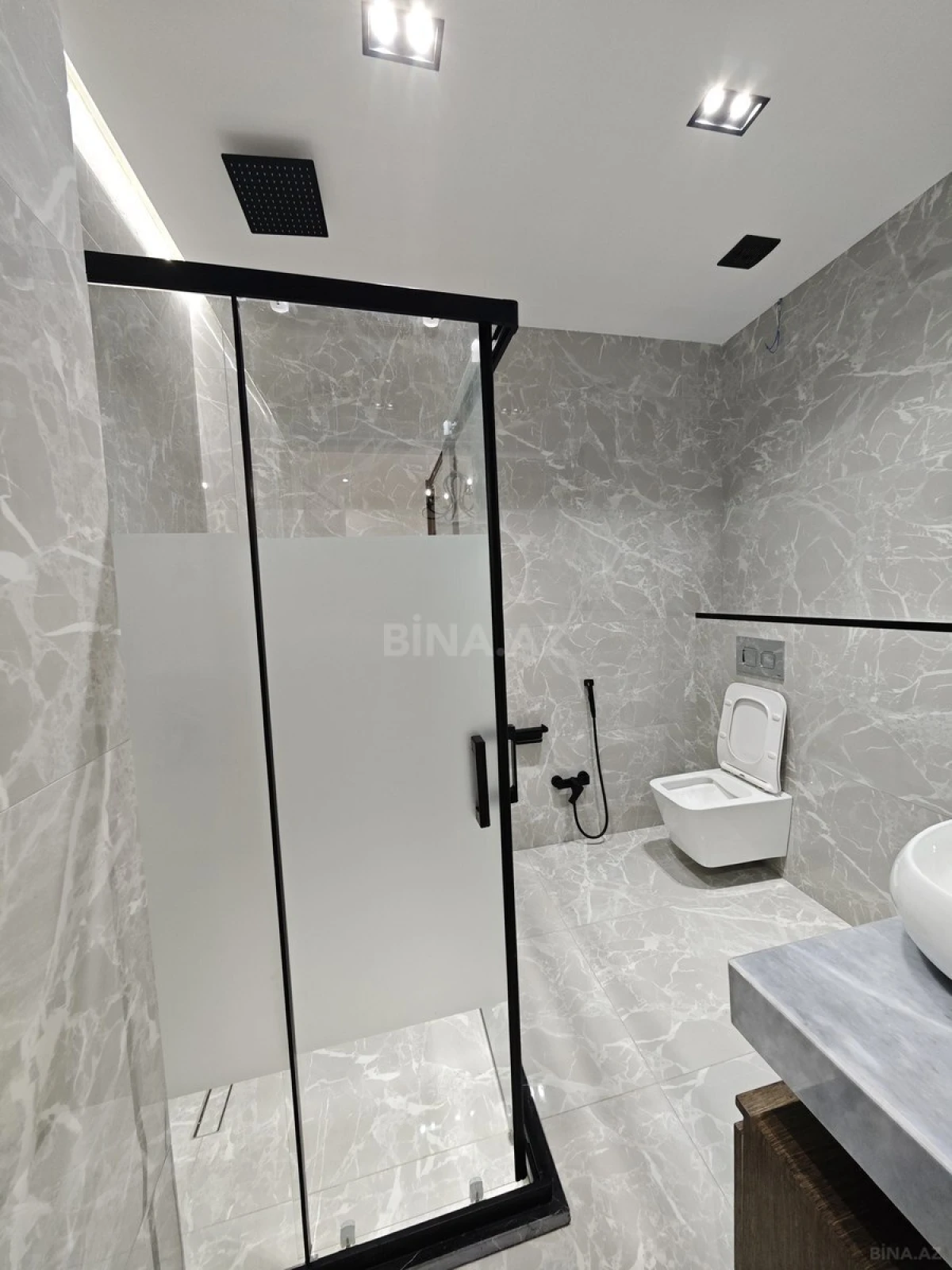 Satılır 2 otaqlı mənzil 88 m²