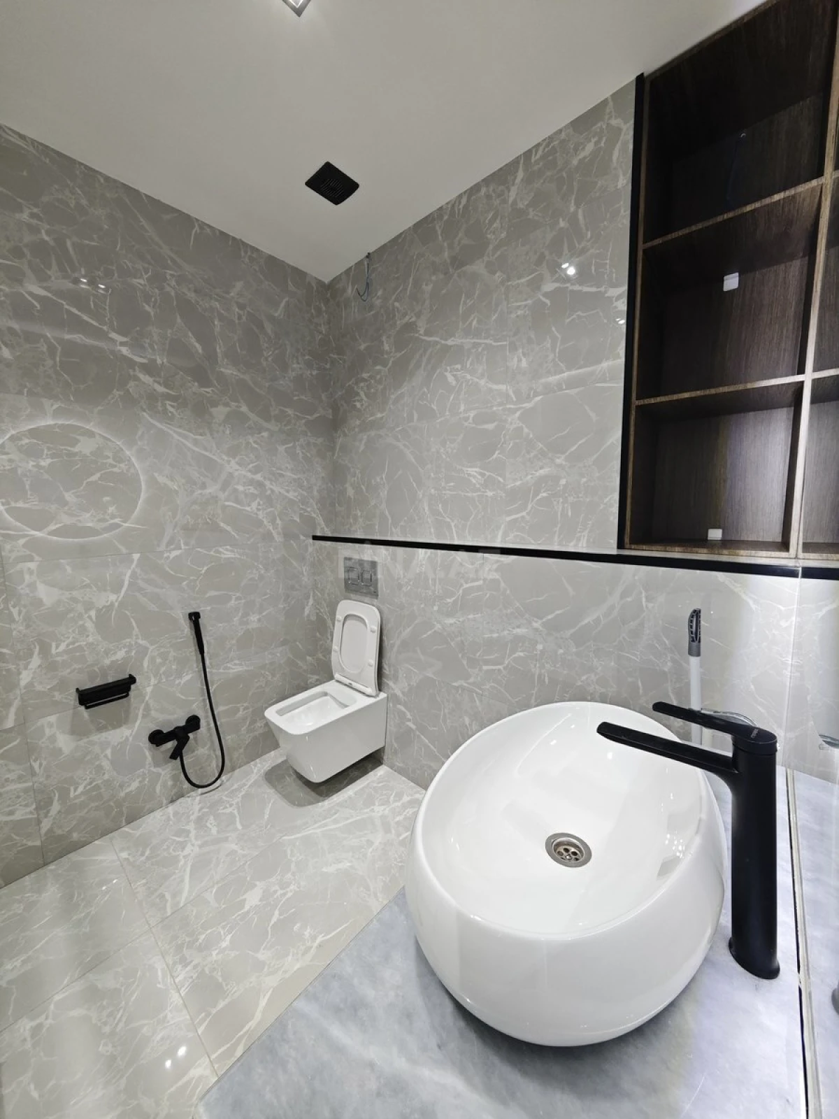 Satılır 2 otaqlı mənzil 88 m²