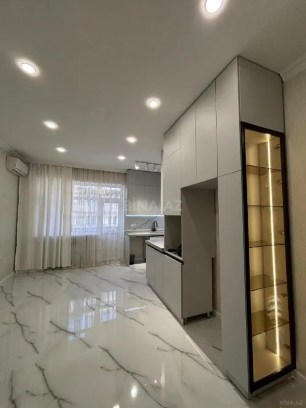 Satılır 5 otaqlı mənzil 192 m²