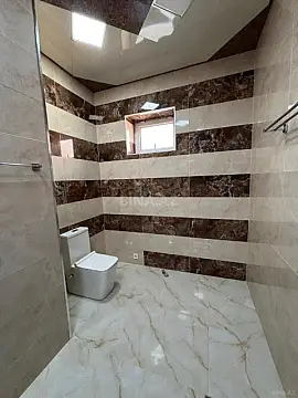Satılır 5 otaqlı mənzil 192 m²