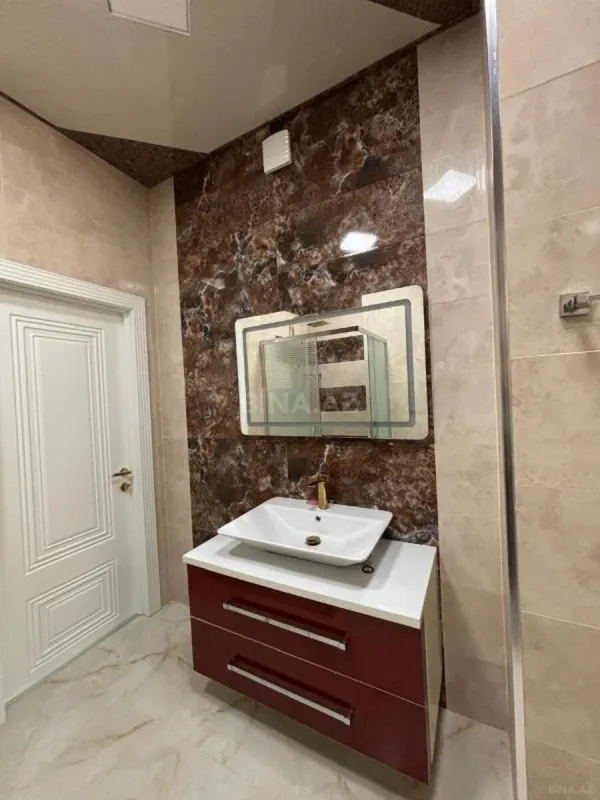 Satılır 5 otaqlı mənzil 192 m²