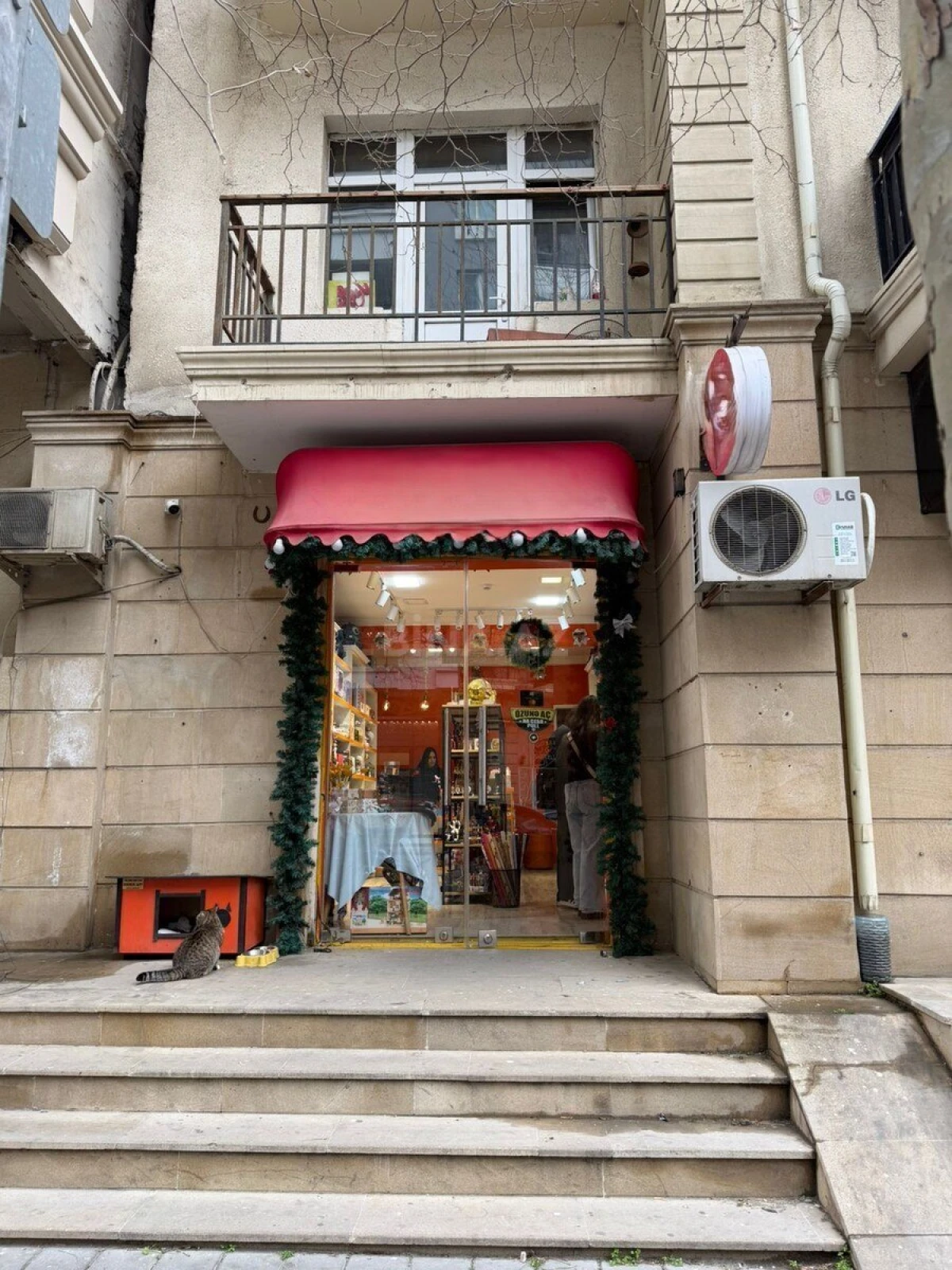 Satılır obyekt 67 m²