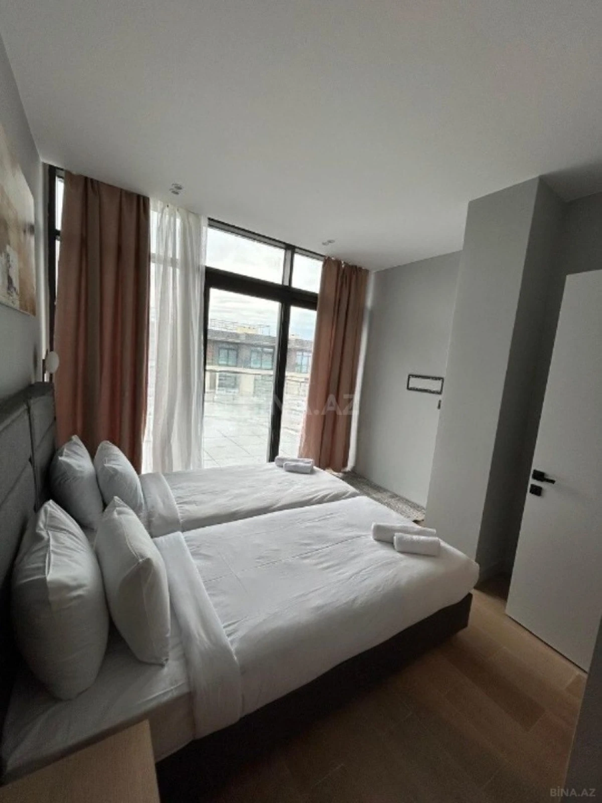 Kirayə verilir 3 otaqlı mənzil 130 m²