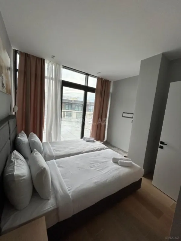 Kirayə verilir 3 otaqlı mənzil 130 m²