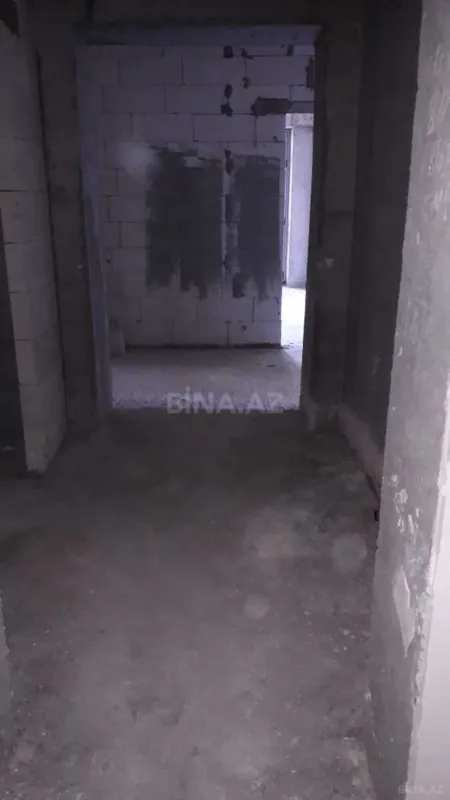 Satılır 4 otaqlı mənzil 179 m²