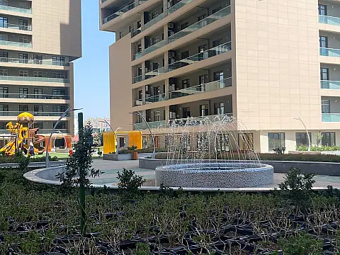 Satılır 4 otaqlı mənzil 179 m²