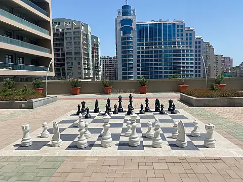 Satılır 4 otaqlı mənzil 179 m²