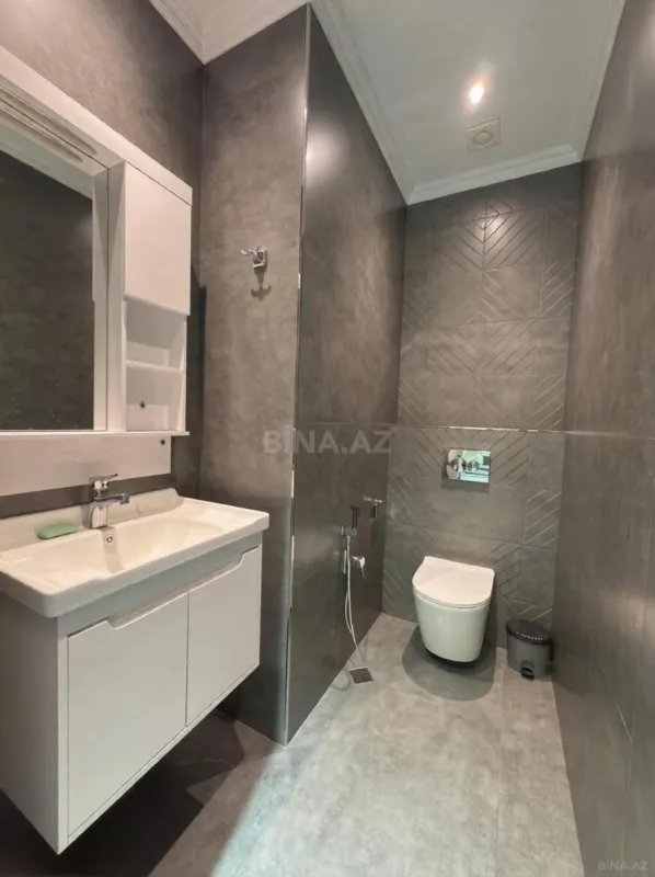Kirayə verilir 2 otaqlı mənzil 90 m²