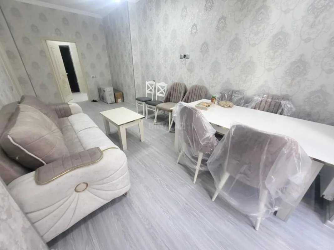 Kirayə verilir 2 otaqlı mənzil 94 m²