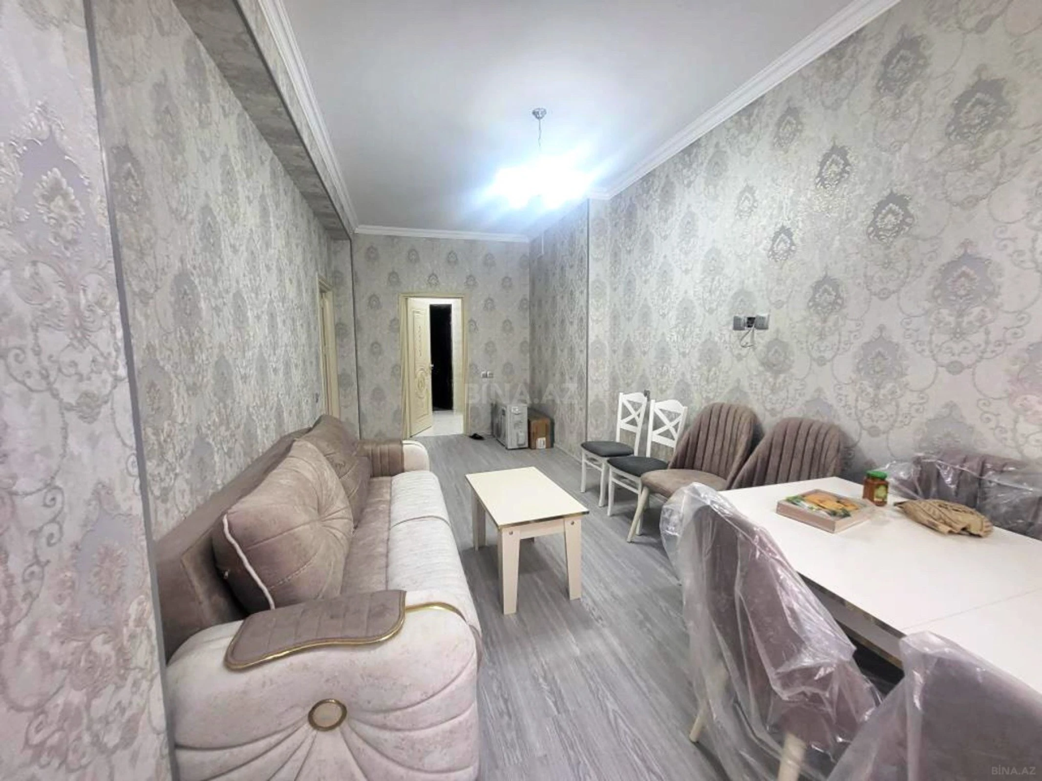 Kirayə verilir 2 otaqlı mənzil 94 m²