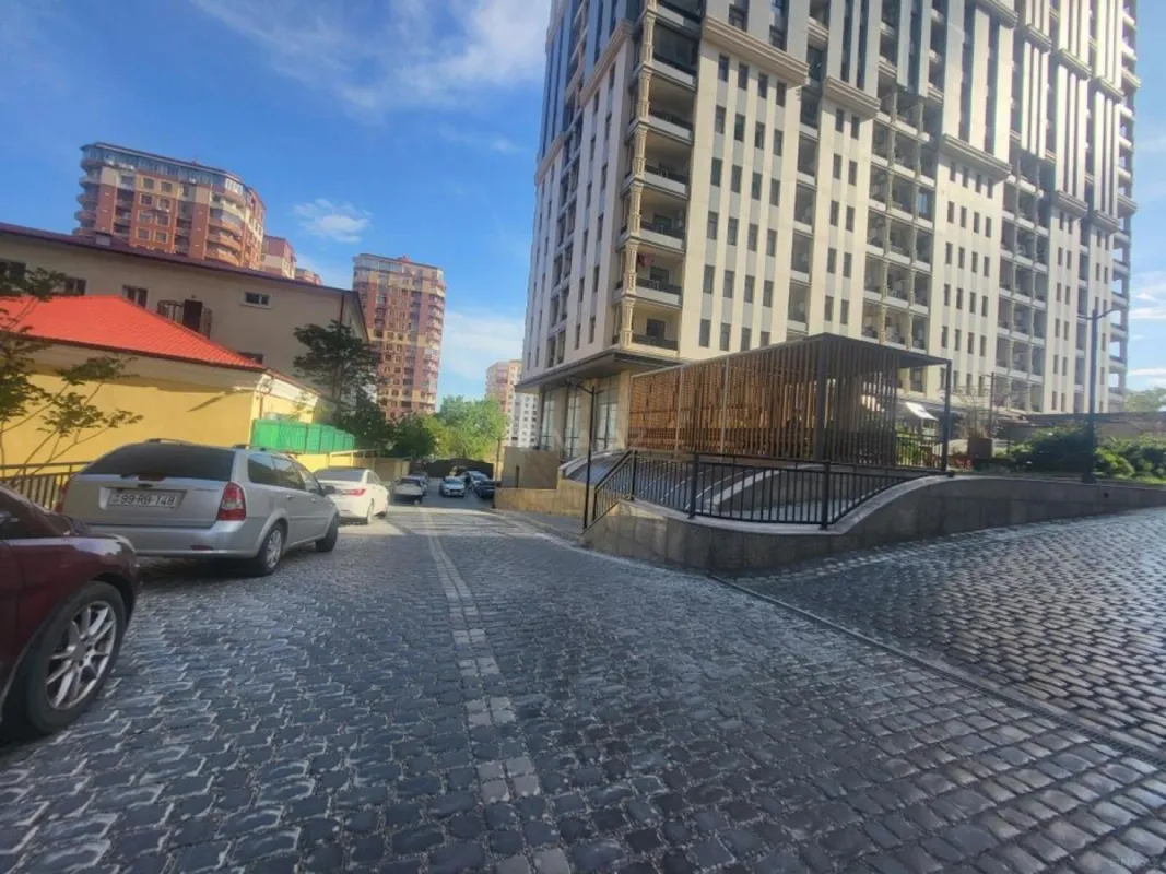 Kirayə verilir 2 otaqlı mənzil 94 m²