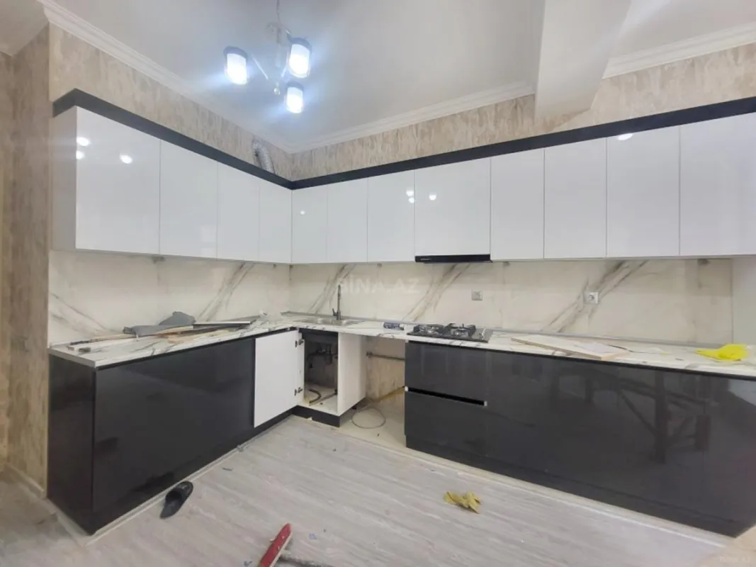 Kirayə verilir 2 otaqlı mənzil 94 m²