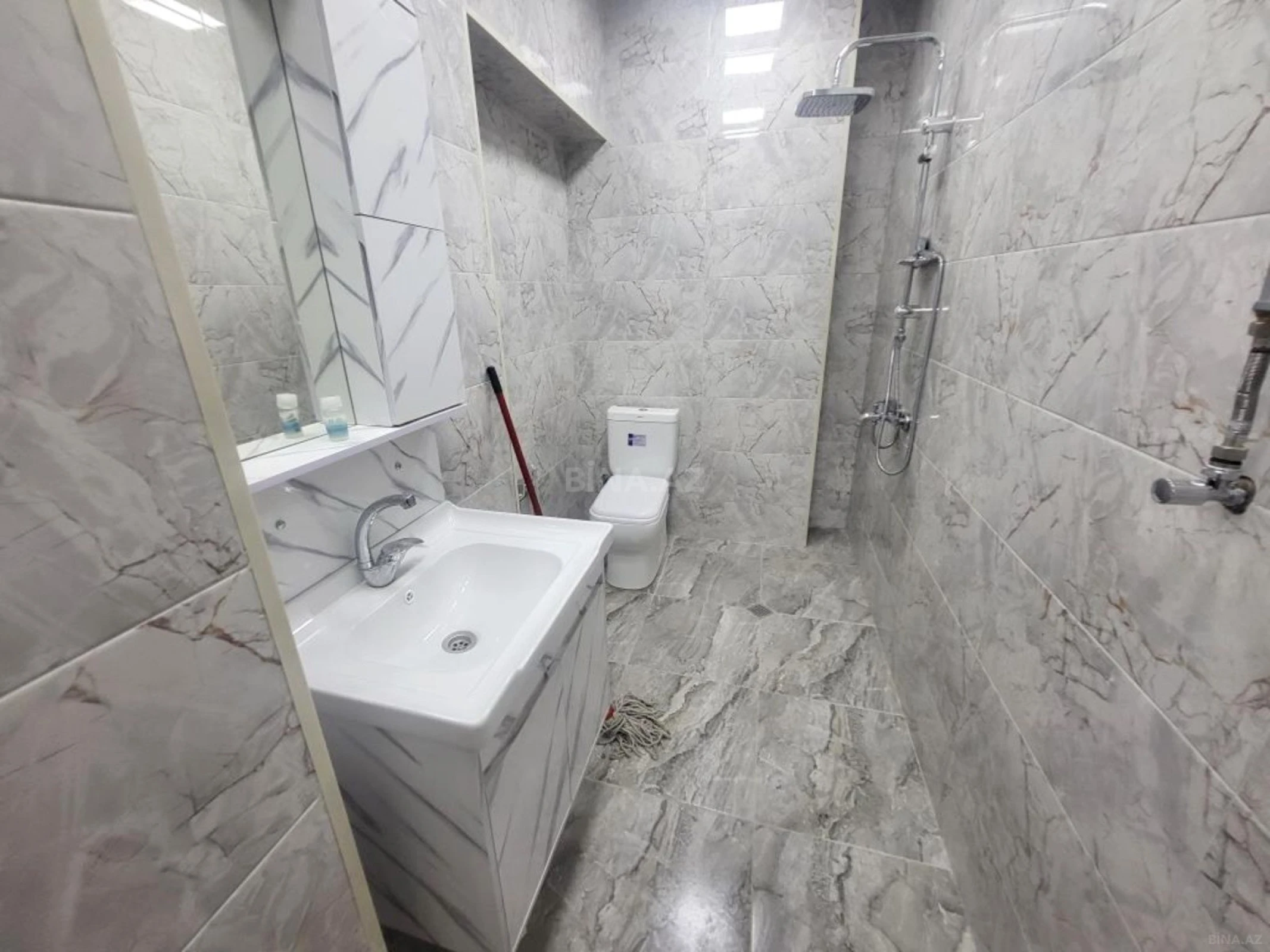Kirayə verilir 2 otaqlı mənzil 94 m²