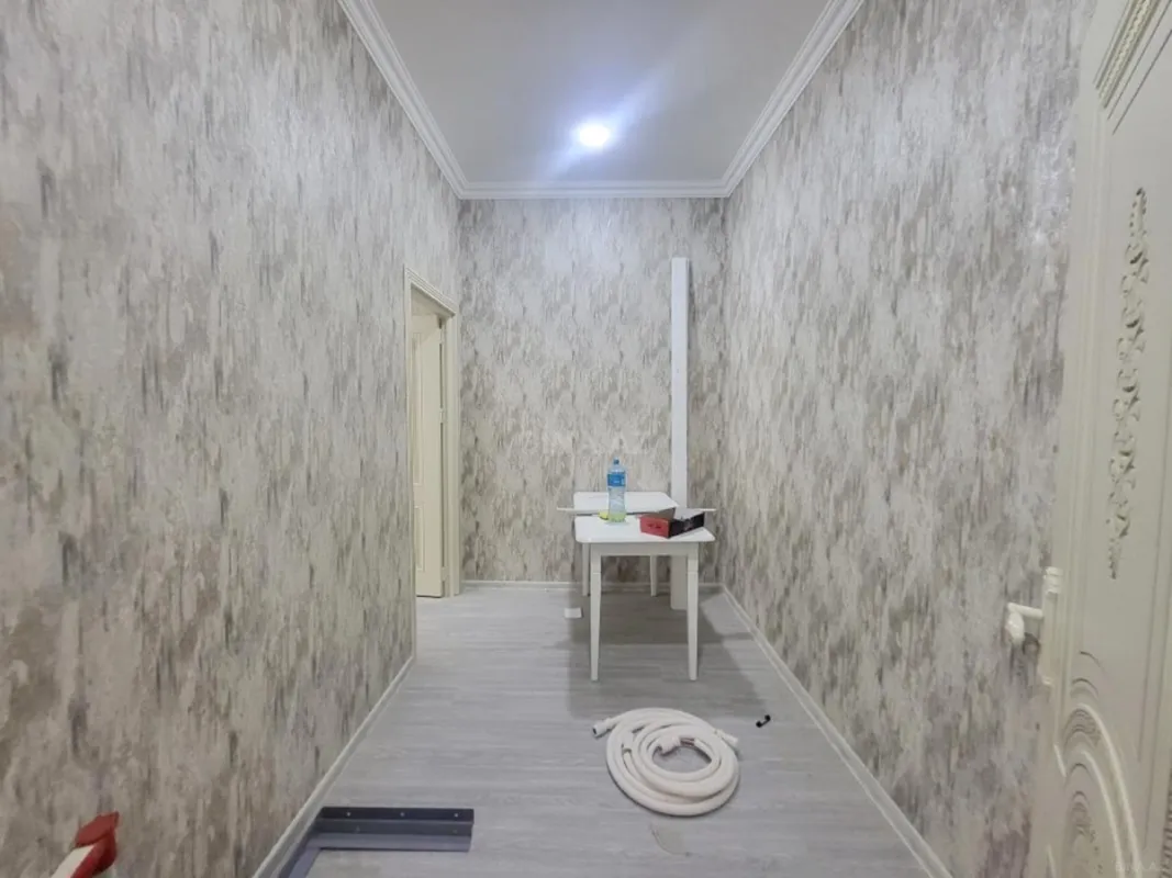 Kirayə verilir 2 otaqlı mənzil 94 m²