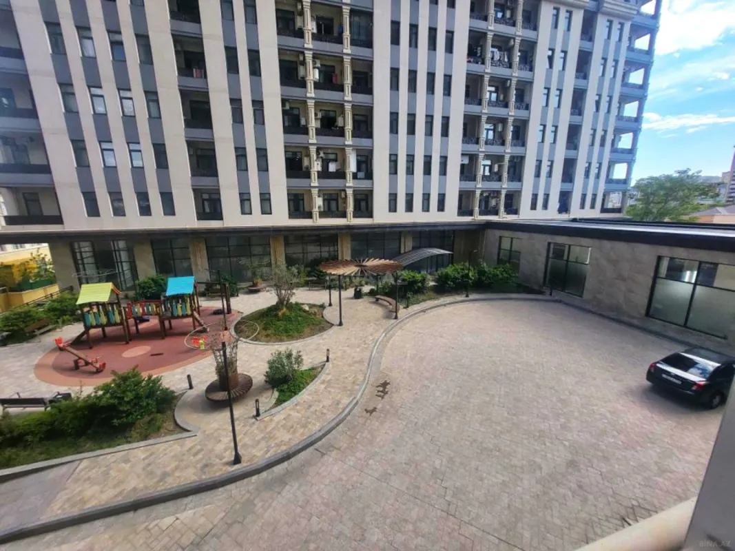 Kirayə verilir 2 otaqlı mənzil 94 m²