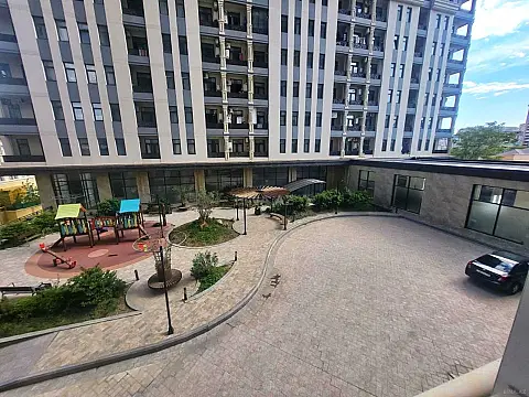 Kirayə verilir 2 otaqlı mənzil 94 m²