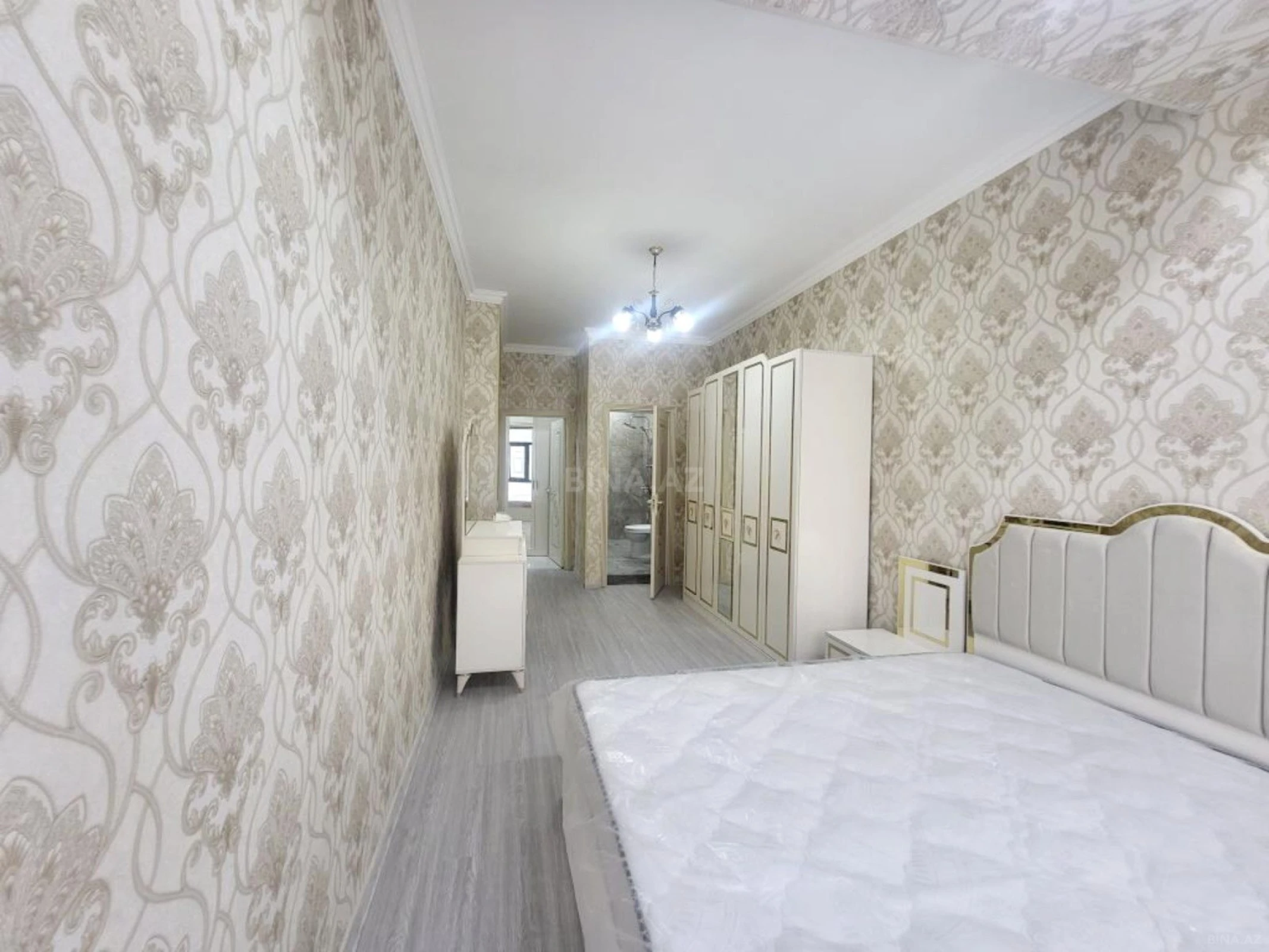 Kirayə verilir 2 otaqlı mənzil 94 m²