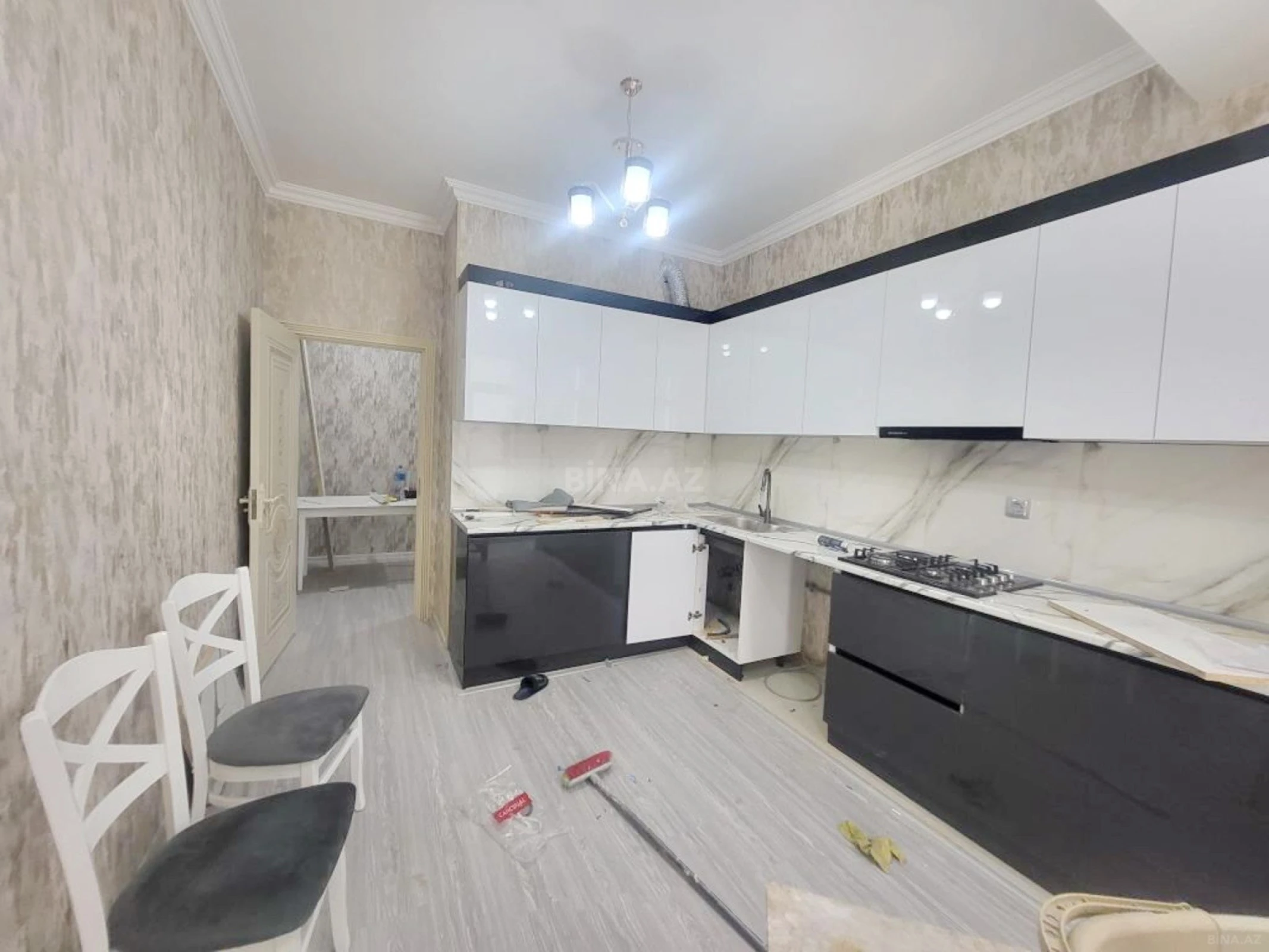 Kirayə verilir 2 otaqlı mənzil 94 m²