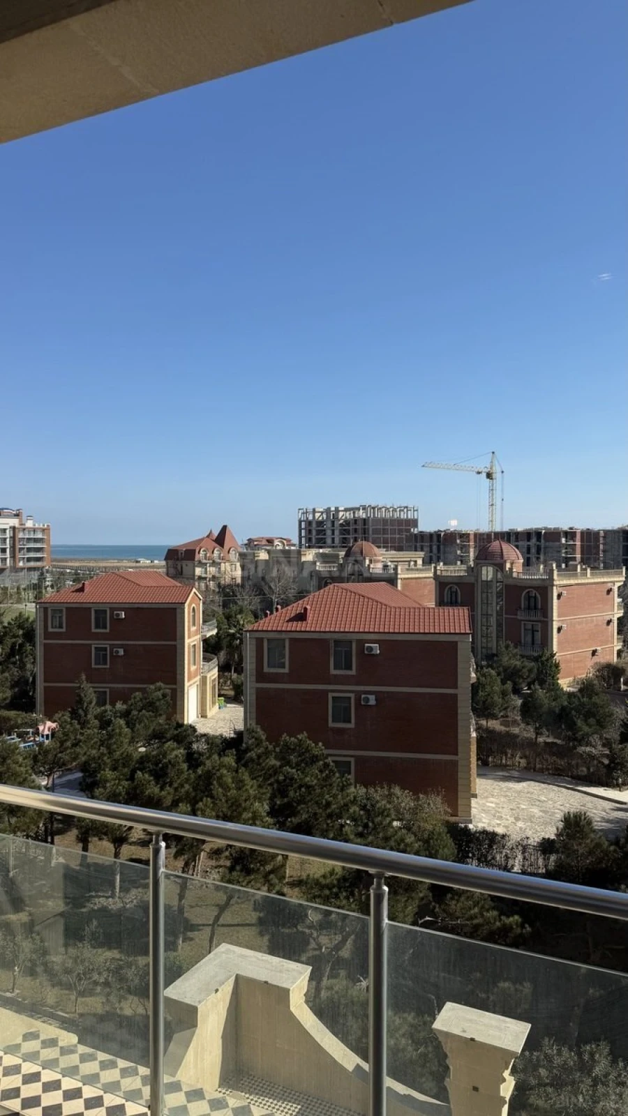 Kirayə verilir 3 otaqlı mənzil 160 m²