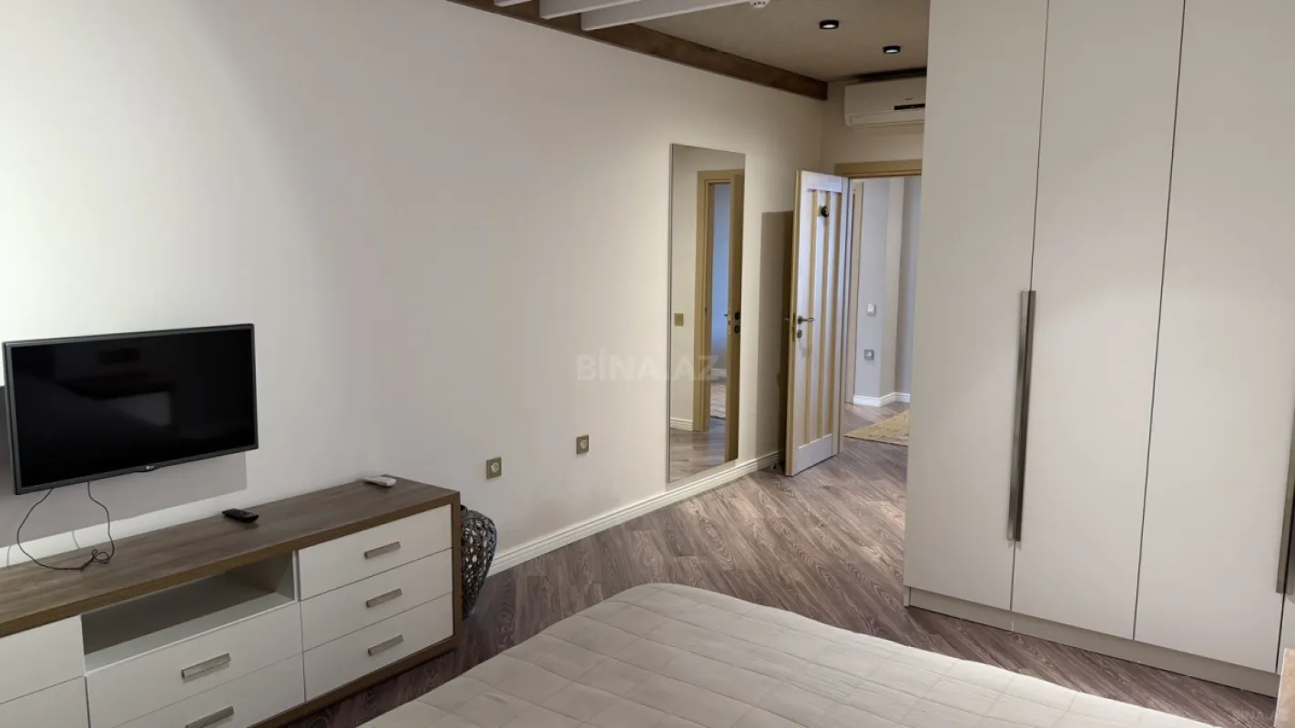 Kirayə verilir 3 otaqlı mənzil 160 m²
