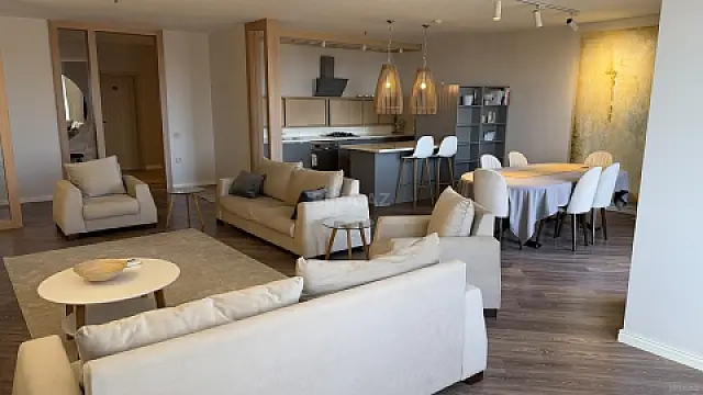 Kirayə verilir 3 otaqlı mənzil 160 m²