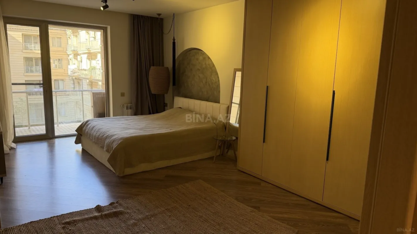 Kirayə verilir 3 otaqlı mənzil 160 m²