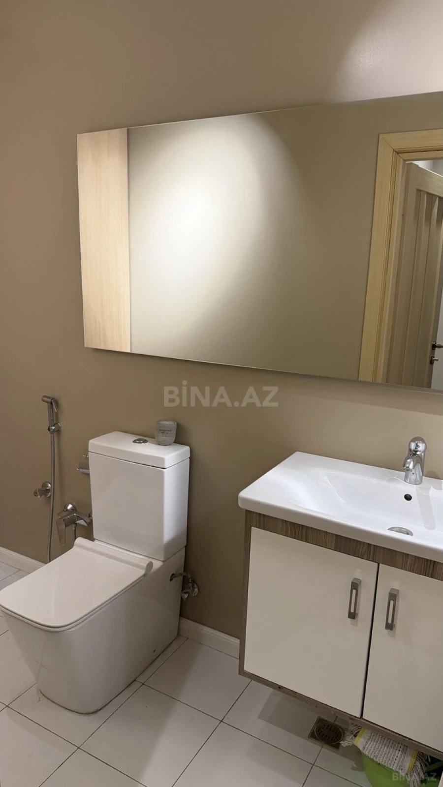 Kirayə verilir 3 otaqlı mənzil 160 m²