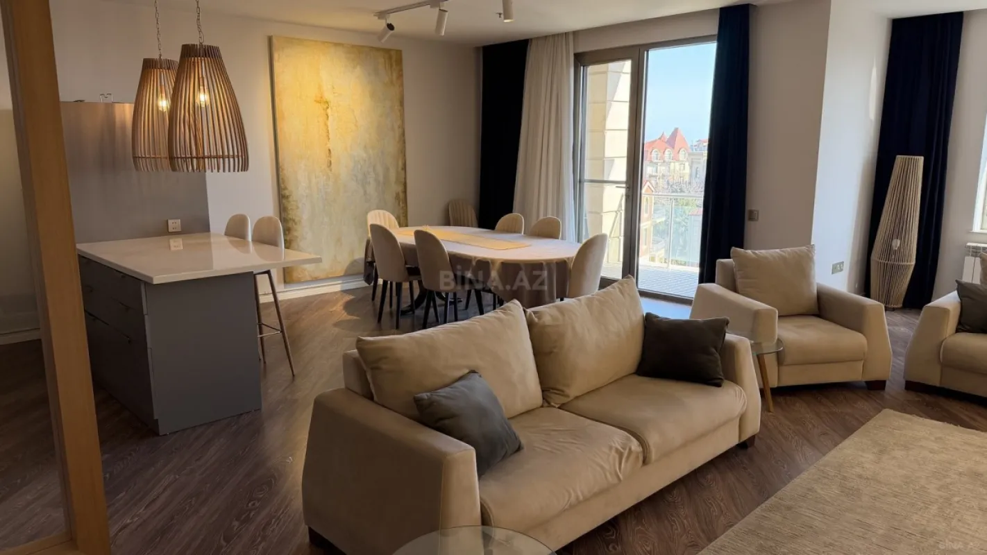 Kirayə verilir 3 otaqlı mənzil 160 m²