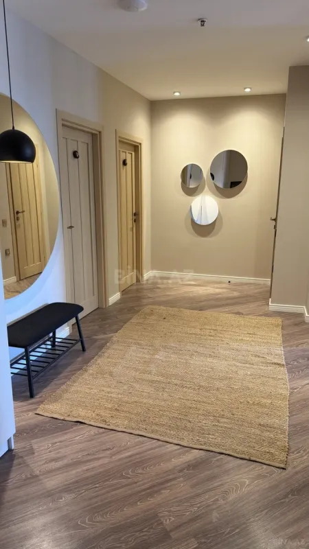 Kirayə verilir 3 otaqlı mənzil 160 m²